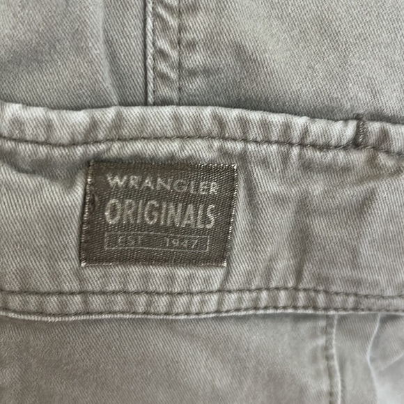 Wrangler cargo shorts - Picture 2 of 3